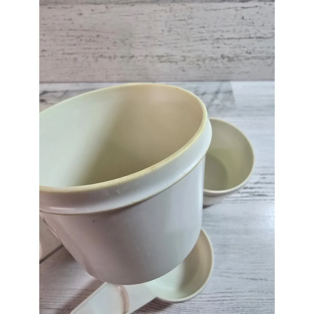 Vintage Tupperware Almond Nesting Measuring Cup Set 6 Piece 1/4 to 1 Cup USA